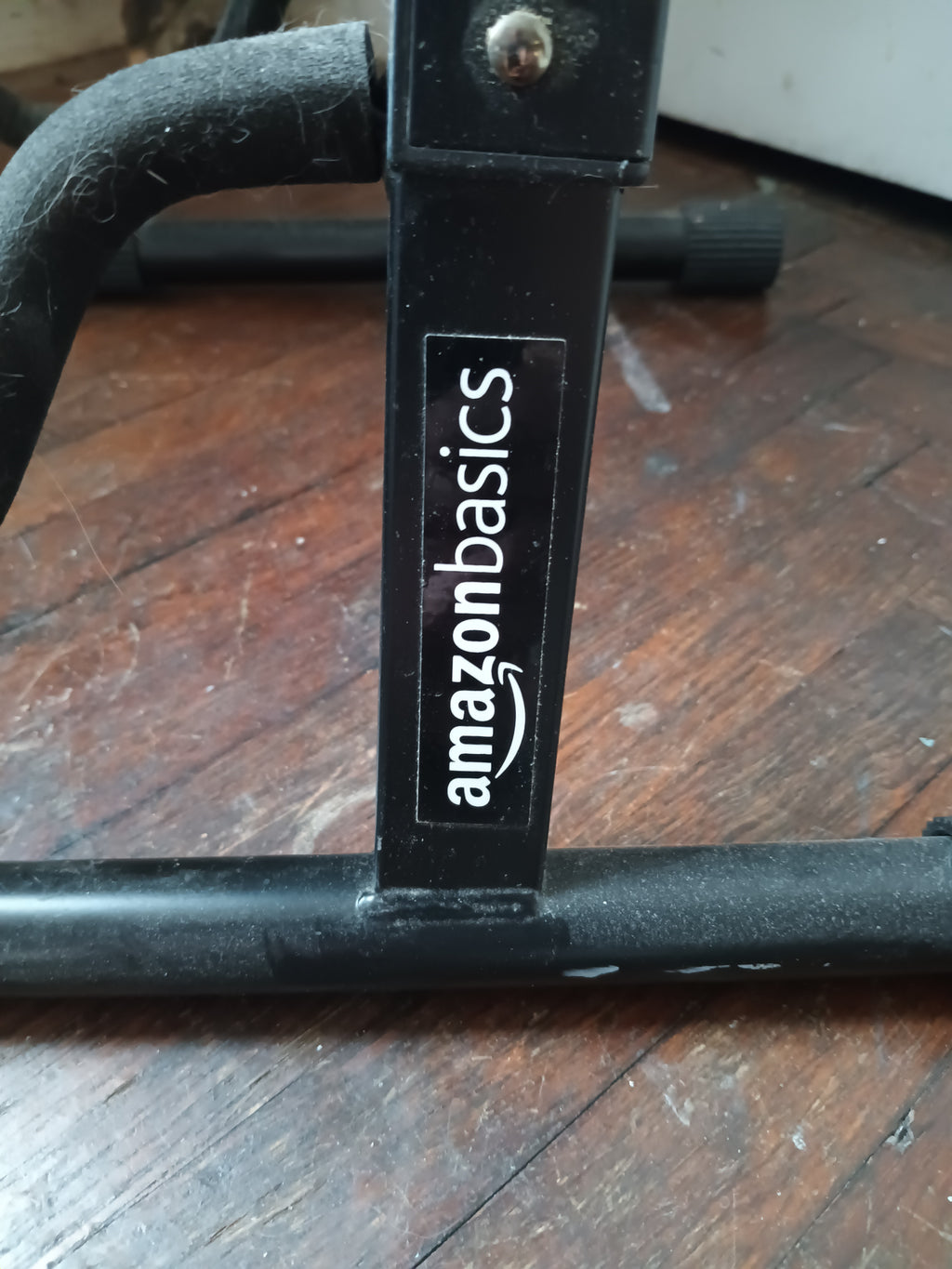 Amazon Basics Guitar Stand
