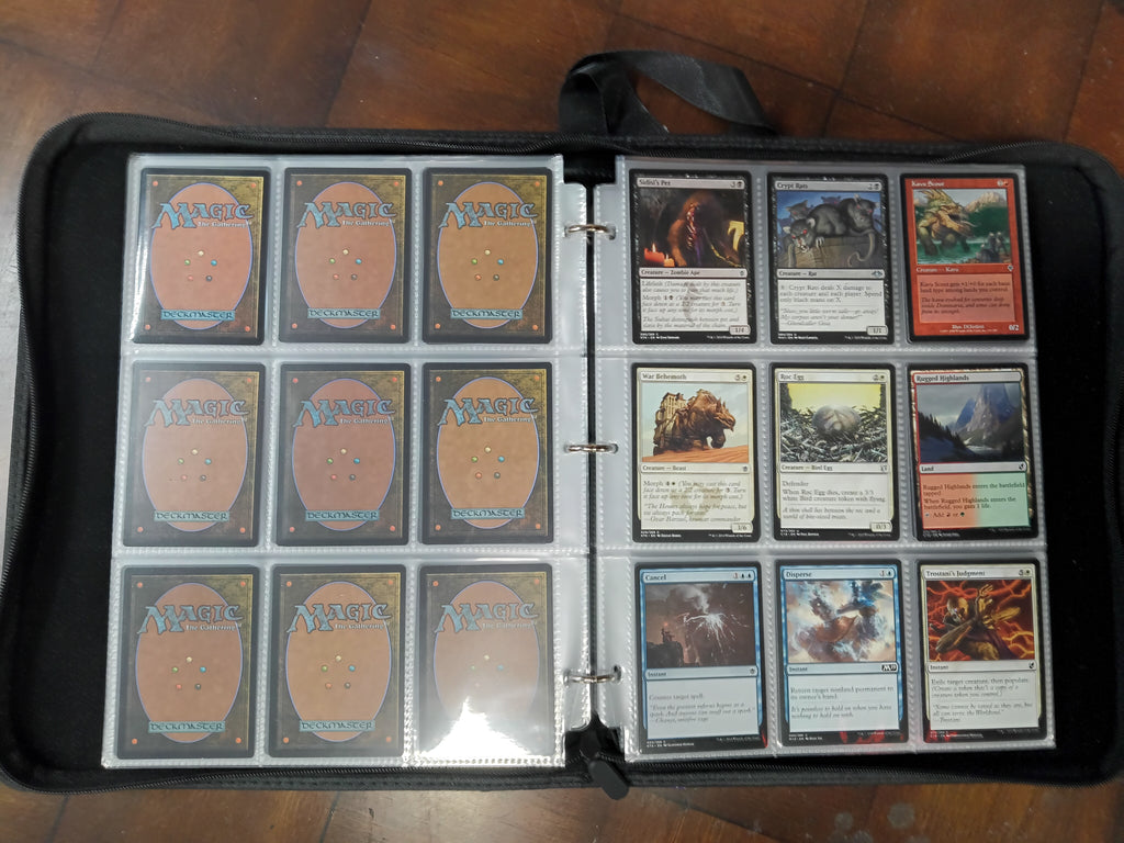 559 Magic The Gathering Cards with Sleeves and Case