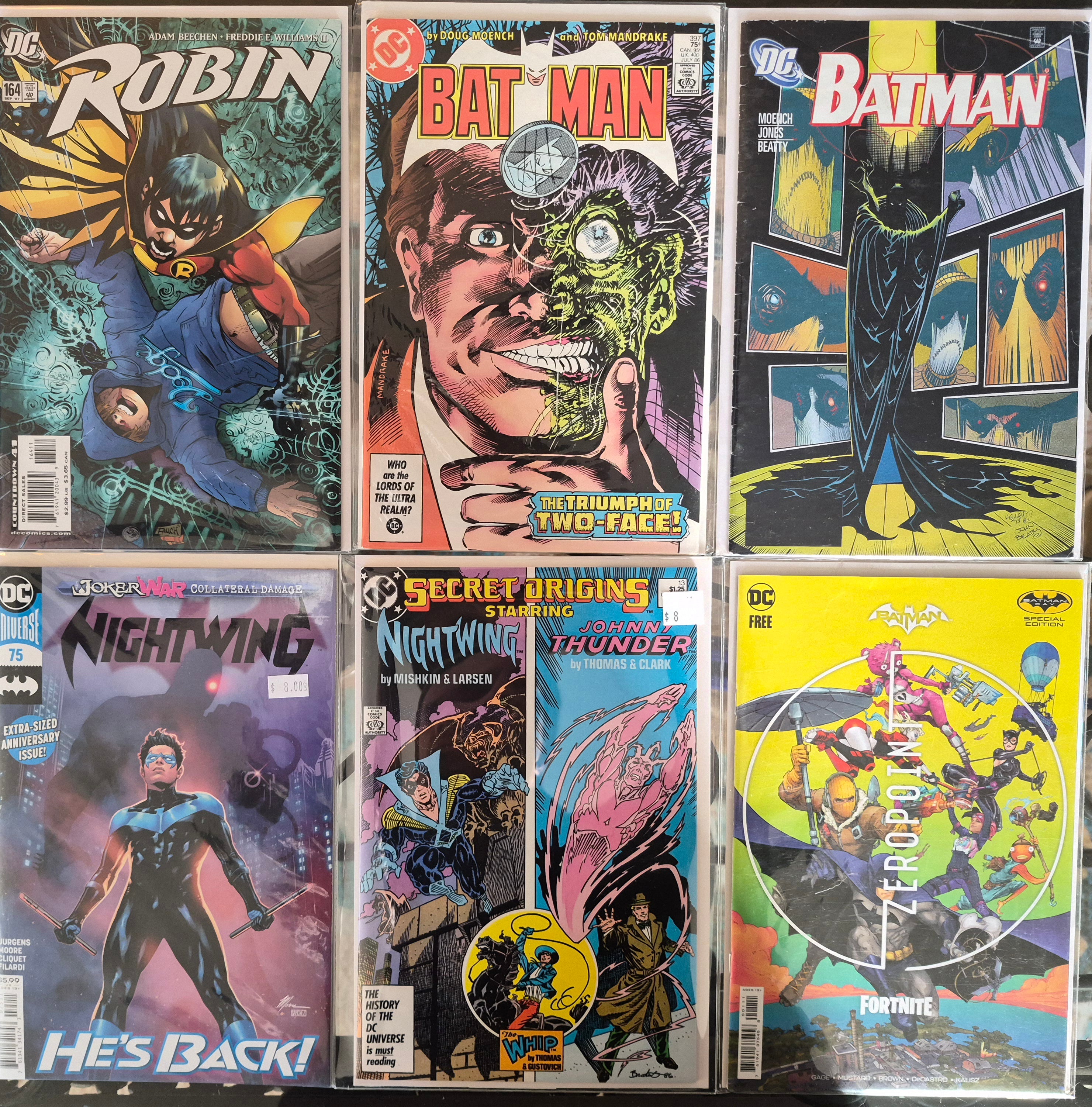 18 Cool Superhero DC Comic Books in Great Condition bagged and Boarded